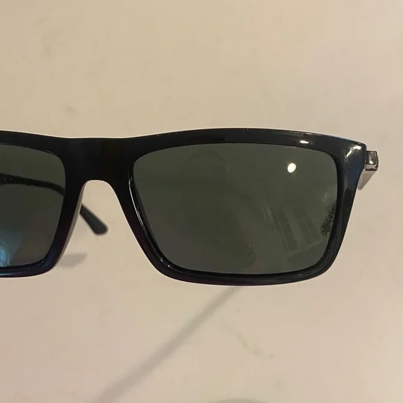 Ray-Ban Classic Black Sunglasses with Case - Picture 7 of 7